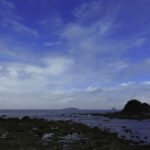 色の濁りを取って鮮やかな青空に補正する